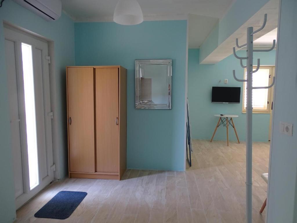 Apartments Losinj Mali Losinj Bagian luar foto