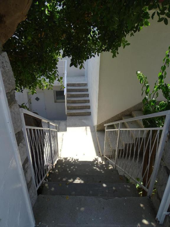 Apartments Losinj Mali Losinj Bagian luar foto