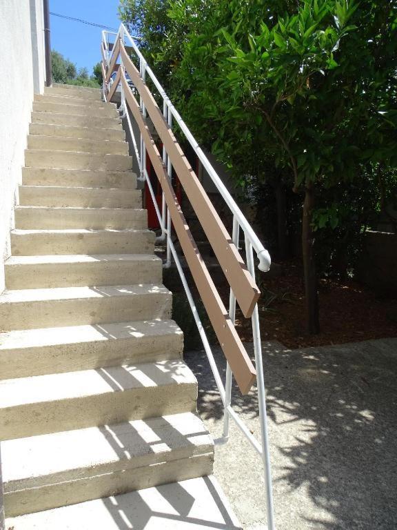Apartments Losinj Mali Losinj Bagian luar foto