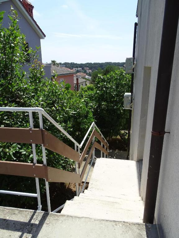 Apartments Losinj Mali Losinj Bagian luar foto