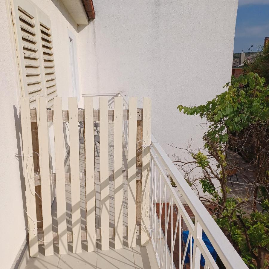 Apartments Losinj Mali Losinj Bagian luar foto