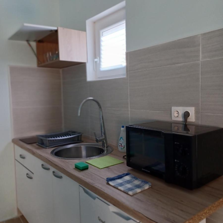 Apartments Losinj Mali Losinj Bagian luar foto