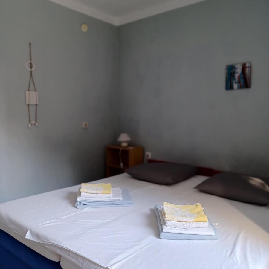Apartments Losinj Mali Losinj Bagian luar foto