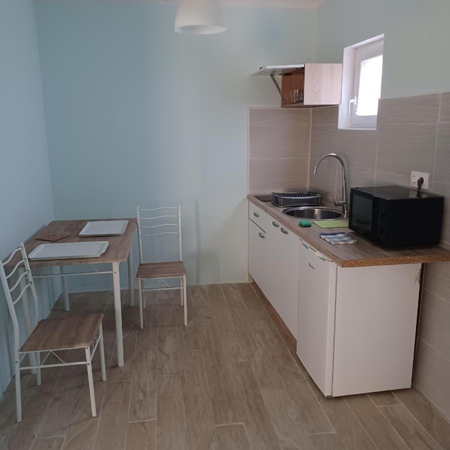 Apartments Losinj Mali Losinj Bagian luar foto