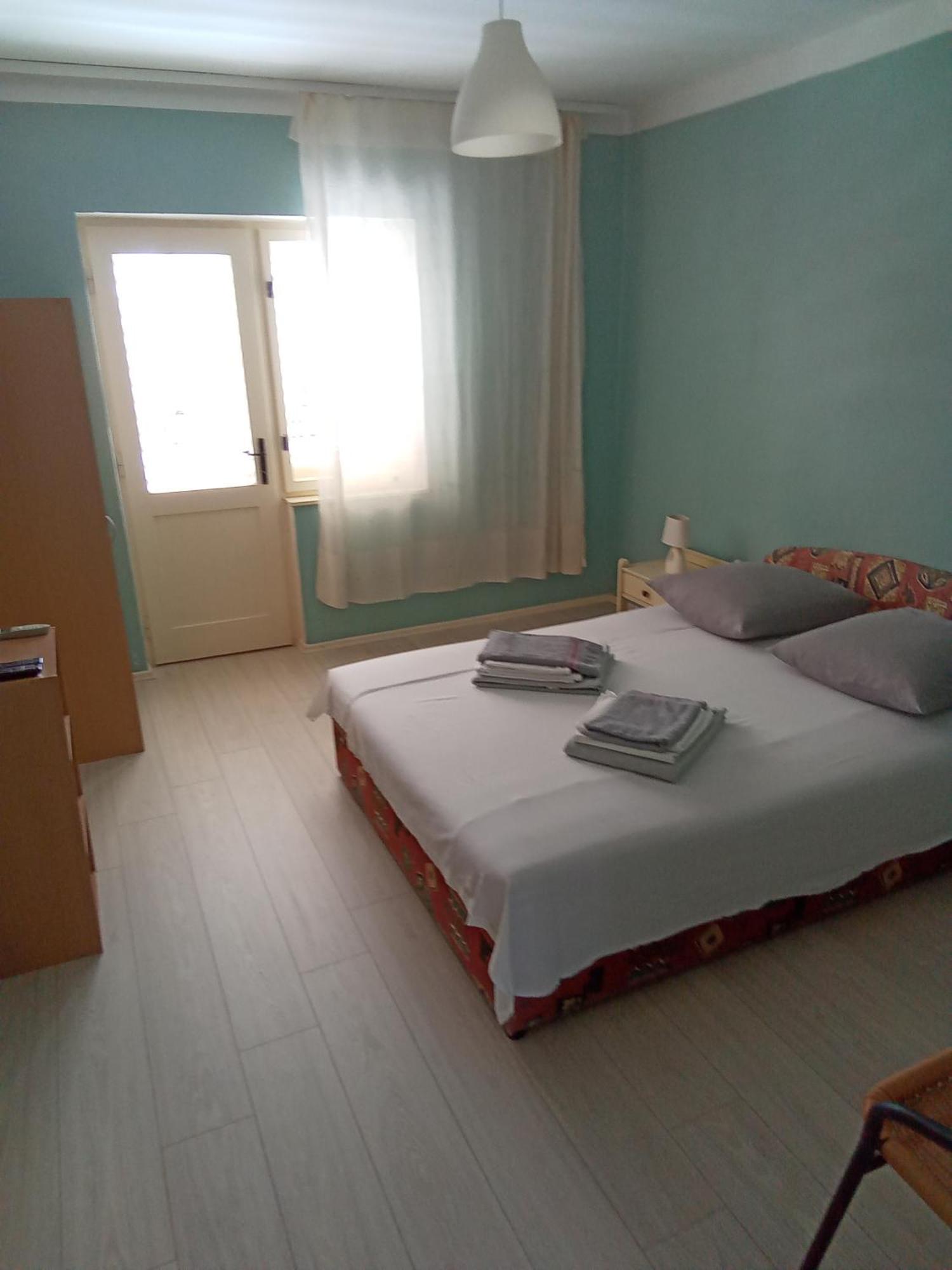 Apartments Losinj Mali Losinj Bagian luar foto